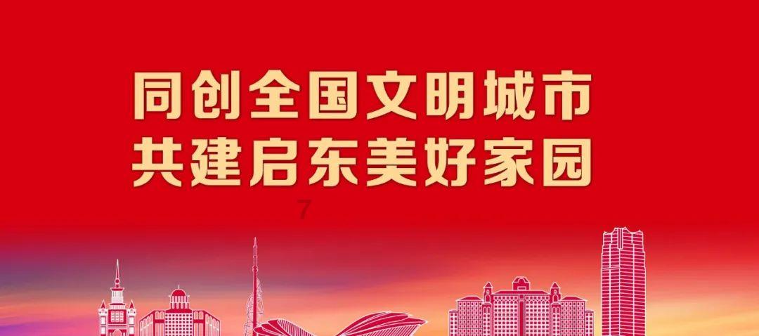 “小仙女宝宝”学走T台火了，自信满满的样子超有气场！